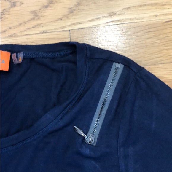 Beautiful Top - Picture 2 of 5